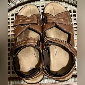 Men’s Brown Dockers Memory Foam Sandals.  Size 15W.